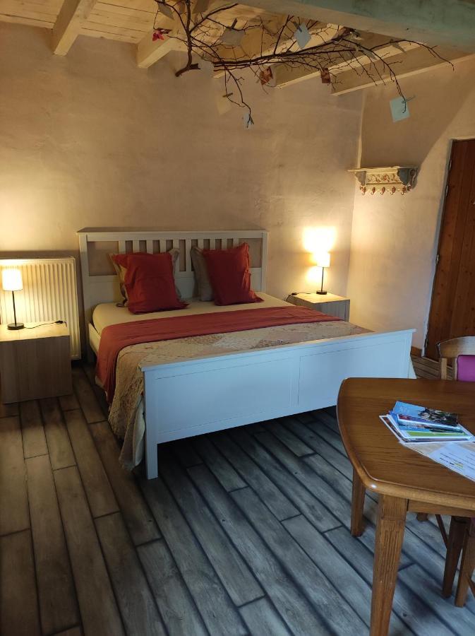 Bar Les 5 Petits Lapins Bed & Breakfast エクステリア 写真