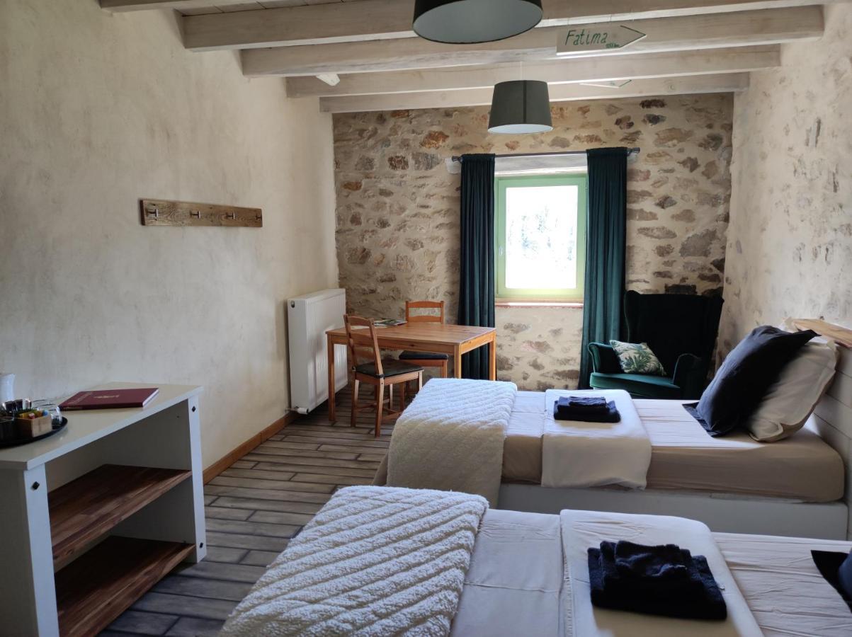 Bar Les 5 Petits Lapins Bed & Breakfast エクステリア 写真